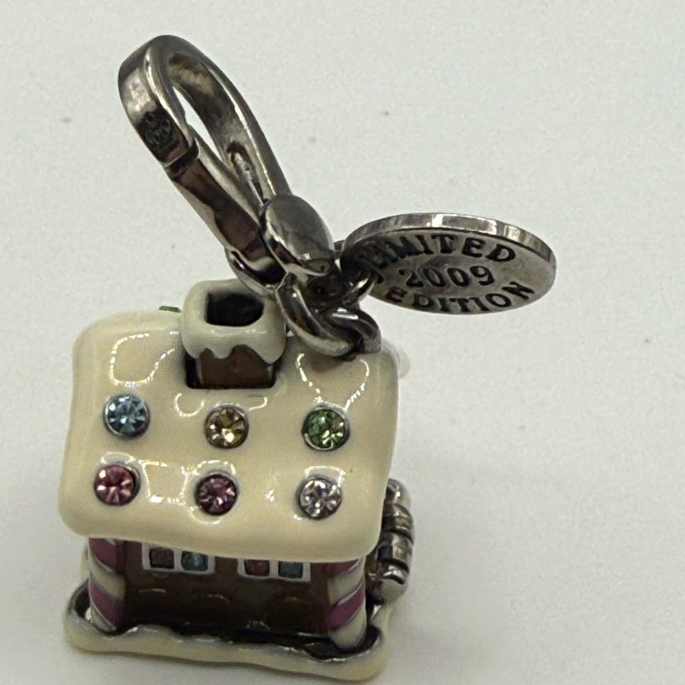 Juicy Couture “2009 Ltd Ed Gingerbread House Charm W Gold Ltd Ed Box!